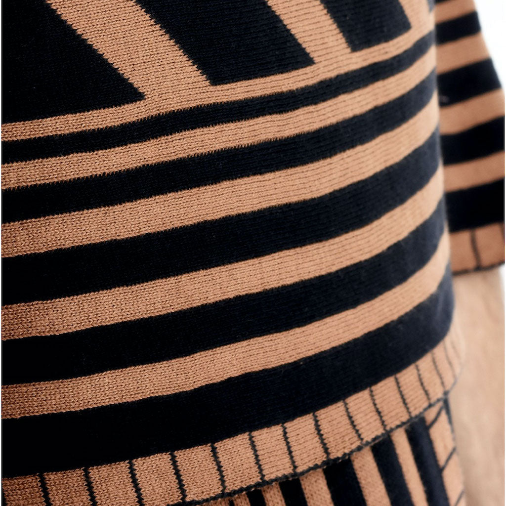 ZG5425 Rust Black Zebra Poncho