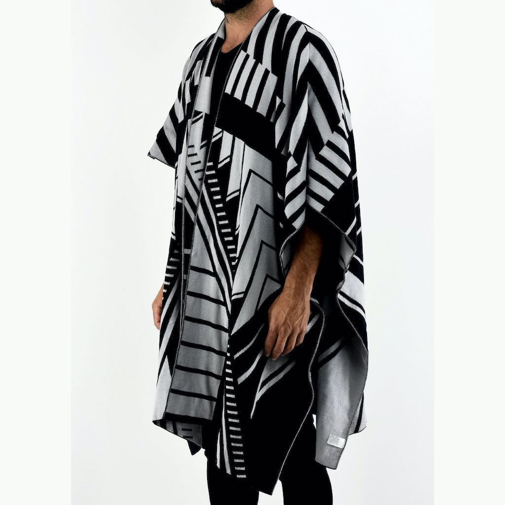 ZZG5420 Grey Black Chevron Poncho