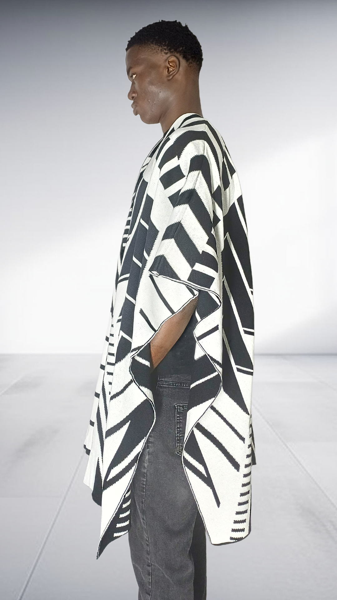 Zeitgeist Chevron Pattern Poncho - Black & White