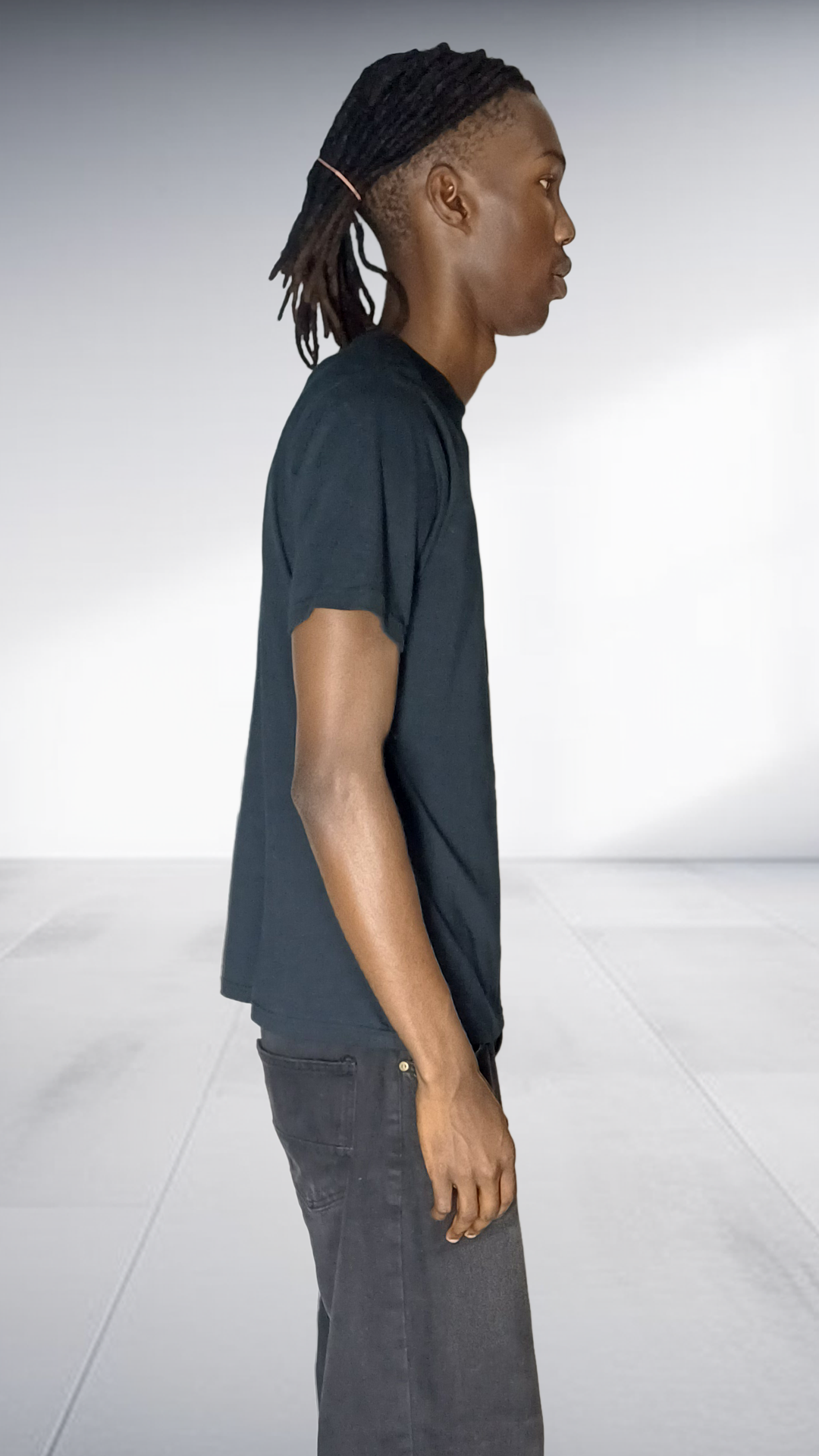 Imprint 'Yhu Abelungu' African Proverb T-Shirt - Black