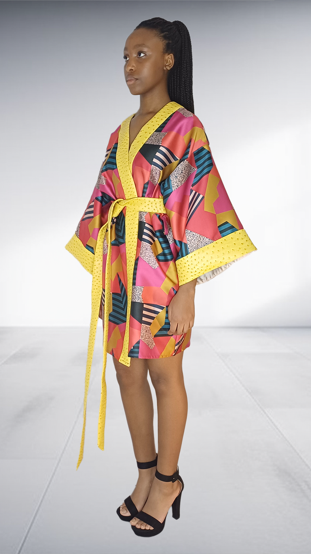 Abstract Print Kimono Robe with Yellow Dot Trim