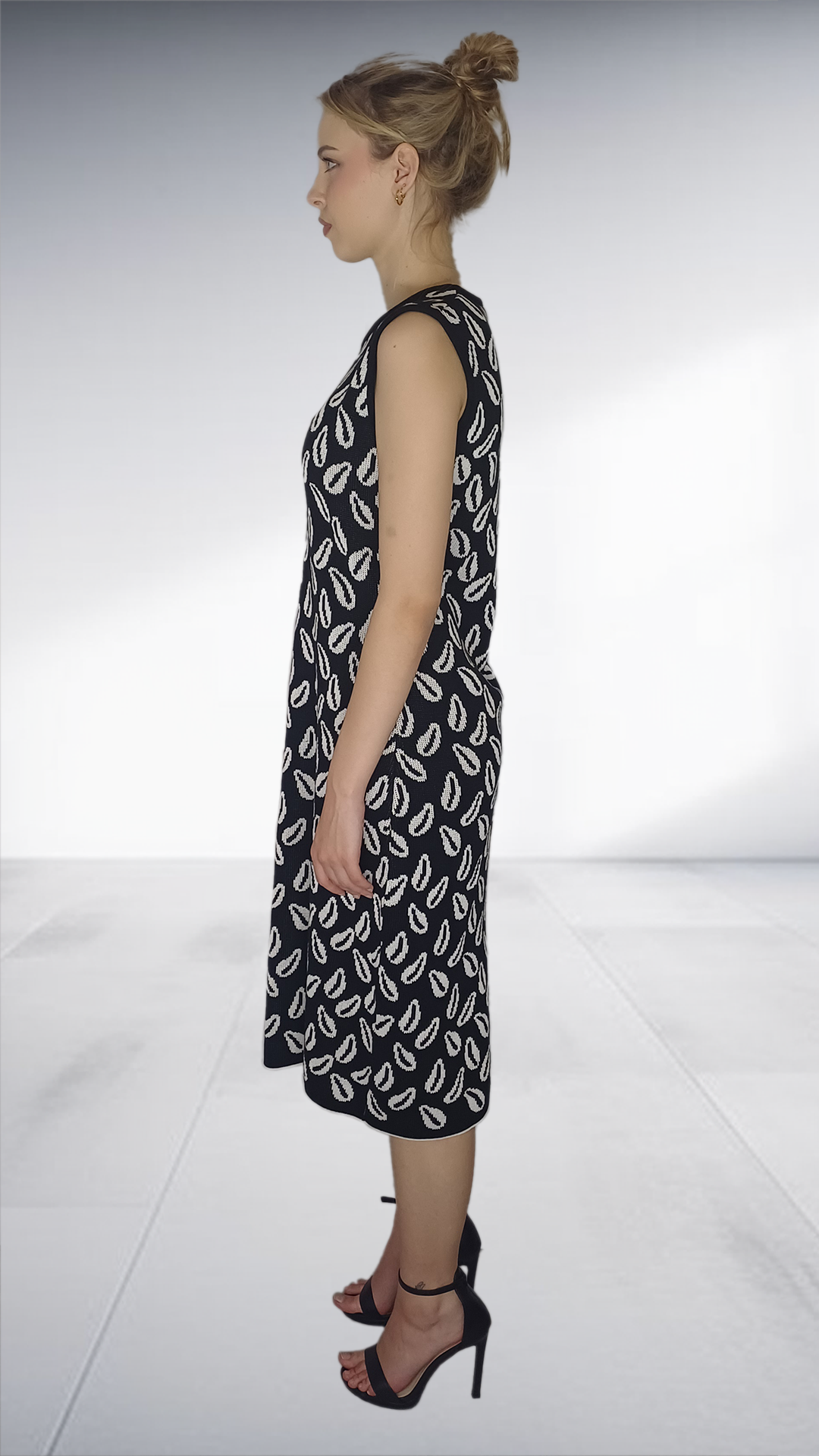 Cedi - Black & White Feather Print Sleeveless Midi Dress